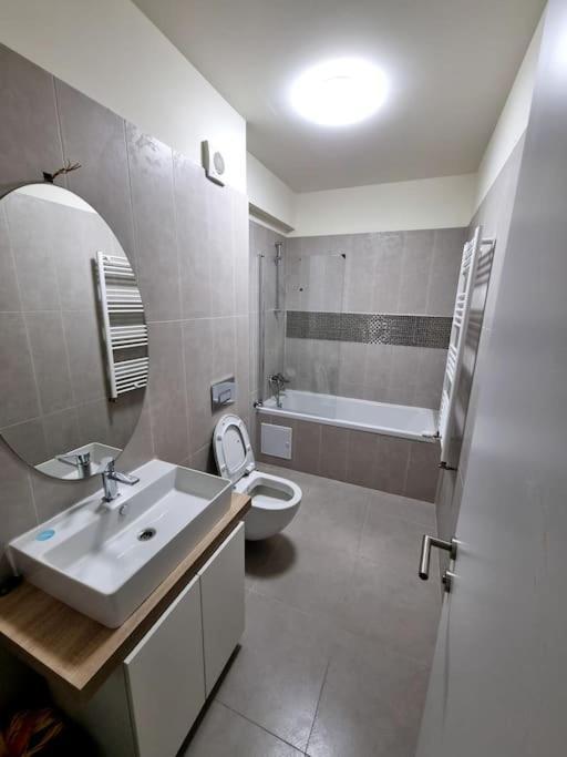 Cwa 1 Aeroport Appartement *